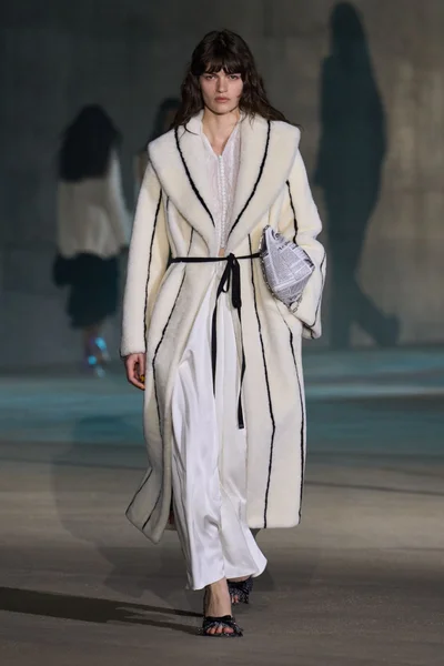 Look 57